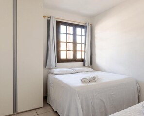 4 quartos, ferros/tábuas de passar roupa, Wi-Fi, roupa de cama