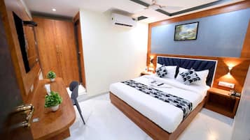 Deluxe Double Room, City View | In-room safe, free WiFi, bed sheets
