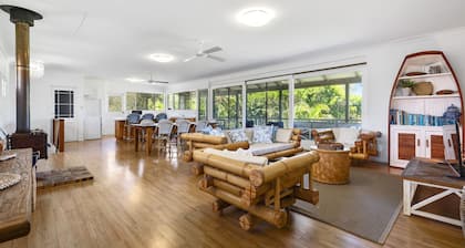 Classic Beach House on Surfside - Pet Friendly