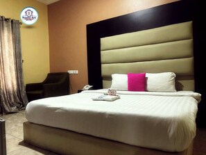 Deluxe Room, Balcony, City View | Desk, laptop workspace, free WiFi - SummerTym Hotel & Suites  (Lekki)