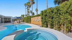 Pool - Aurora Oasis Stylish 4 BDR (Palm Springs)