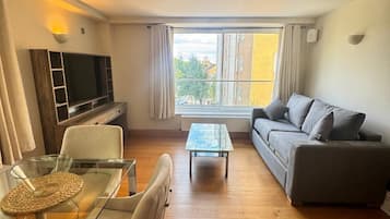 Superior Apartment | In-room safe, desk, laptop workspace, blackout curtains