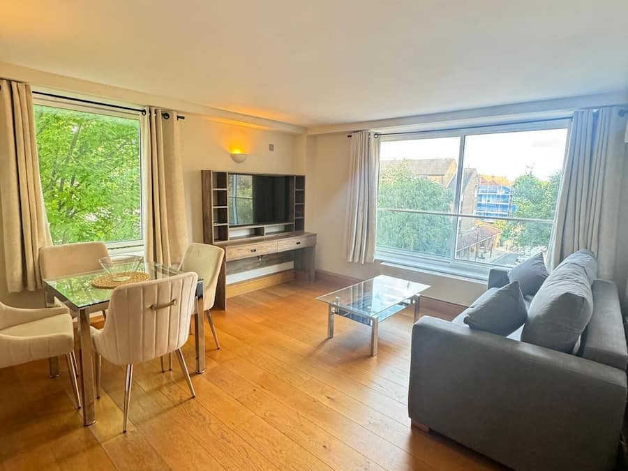 Superior Apartment | In-room safe, desk, laptop workspace, blackout curtains