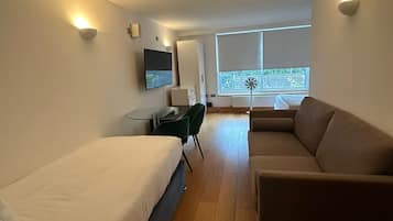 Standard Apartment | 1 bedroom, in-room safe, desk, laptop workspace