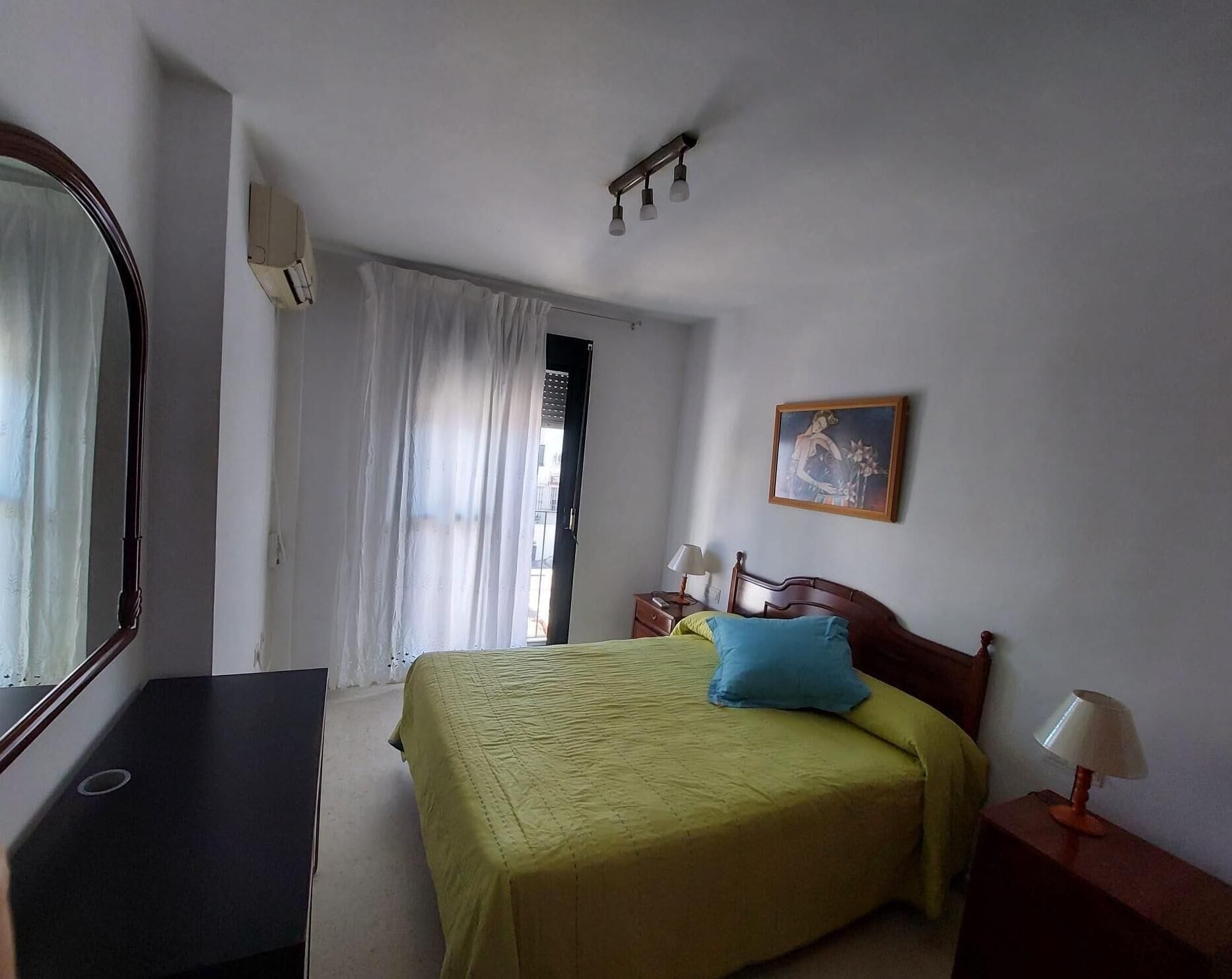 3 slaapkamers, een bureau, een strijkplank/strijkijzer, gratis wifi