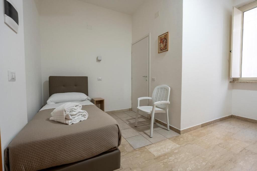 Desk, laptop workspace, iron/ironing board, free WiFi