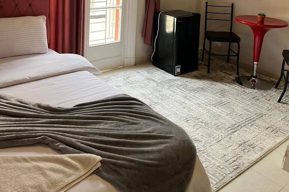 Quarto casal standard, banheiro privativo | Roupas de cama de algodão egípcio, roupas de cama premium