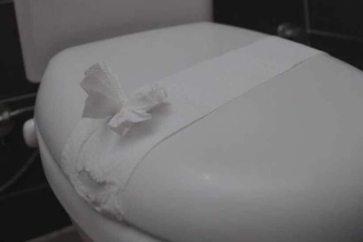 Egyptian cotton sheets, premium bedding, free WiFi, bed sheets