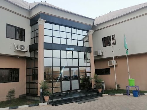 Quintessential Hotel & Suites by Badala