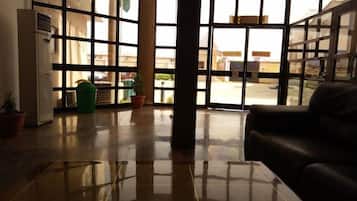 Pintu masuk interior