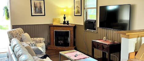 Een smart-tv en een open haard