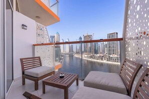 Property grounds - StayShort - Business Bay studio sleeping 4, centrally located (Dubai)