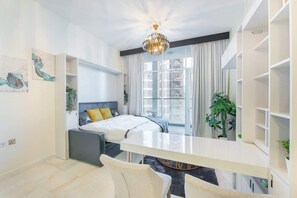 Iron/ironing board, WiFi