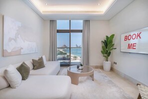 TV - StayShort - Cozy 2BR in Palm Jumeirah with Beach Views! (Palm Jumeirah)