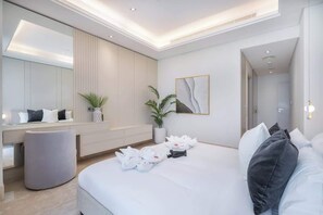 2 bedrooms, desk, iron/ironing board, WiFi