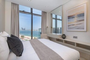 2 bedrooms, desk, iron/ironing board, WiFi - StayShort - Cozy 2BR in Palm Jumeirah with Beach Views! (Palm Jumeirah)