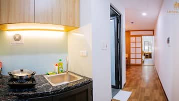 Deluxe Stüdyo, Şehir Manzaralı | Özel küçük mutfak | Mini buzdolabı, tencere seti/tabak/mutfak aletleri