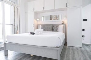 1 bedroom, desk, iron/ironing board, WiFi