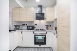 Fridge, microwave, oven, stovetop