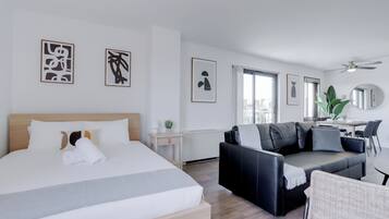 Comfort Studio, Balcony, City View | Premium bedding, blackout curtains, iron/ironing board, free WiFi