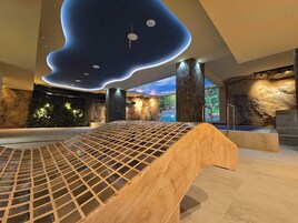 桑拿、热水浴缸、湿蒸房、泥浴