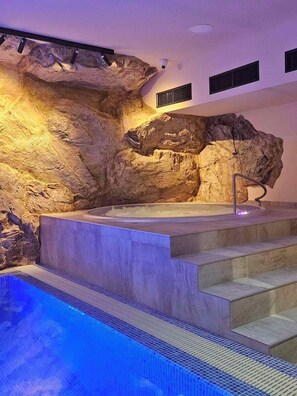 Sauna, hot tub, steam room, mud baths