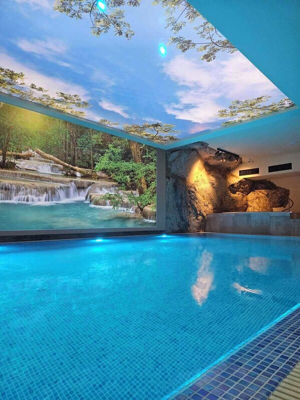 Sauna, hot tub, steam room, mud baths