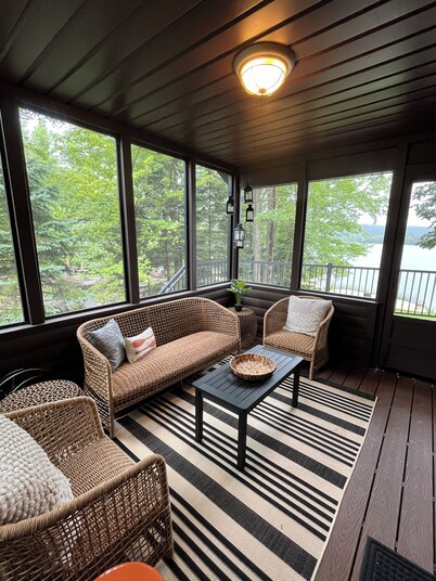 Spend time making cherished memories at this gorgeous 5-bedroom LAKEFRONT Lodge!