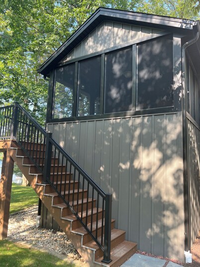 Spend time making cherished memories at this gorgeous 5-bedroom LAKEFRONT Lodge!