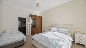 3 Schlafzimmer, BĂŒgeleisen/BĂŒgelbrett, kostenloses WLAN