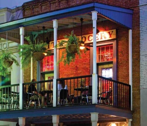 The Carolina, 2BR Luxe Stay by Velvet Ditch Villas