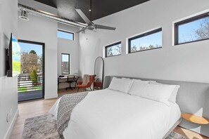 4 bedrooms, desk, iron/ironing board, travel cot