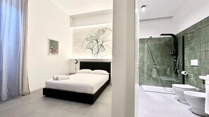 Deluxe Room | Down duvets, in-room safe, desk, iron/ironing board - Re di Roma Luxury Suites (Rome)