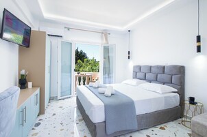 Deluxe Apartment, Beach View | 1 bedroom, free WiFi