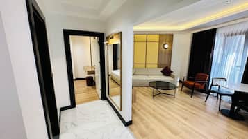 Deluxe Apartment, City View