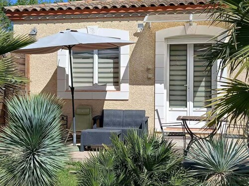 Charming studio with terrace and private parking