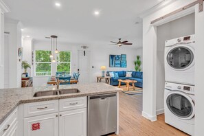 Interior - P88 -  New on the rental market! 3 bedroom, 2 bath with private pool and 50 feet of dockage (Marathon)