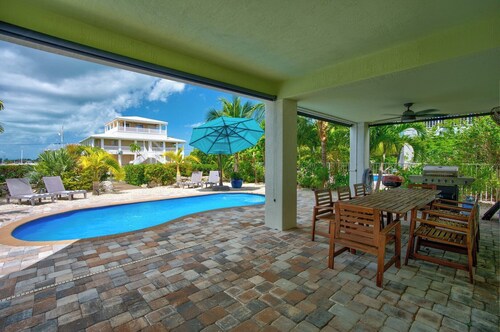 P88 -  New on the rental market! 3 bedroom, 2 bath with private pool and 50 feet of dockage