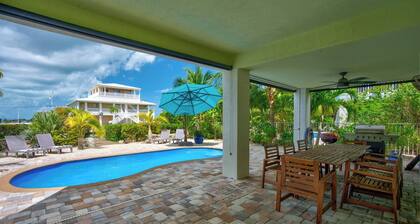 P88 - New on the rental market! 3 bedroom, 2 bath with private pool and 50 feet of dockage