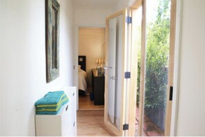 Interior - Santa Monica 3 bedroom house with sunny outdoor deck (Los Angeles)