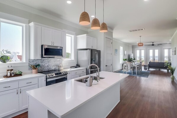 Private kitchen - Amazing Beach Views - Sleeps 8 (Gulfport)