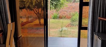 Gono Compound 2 - B&B with Queen bed
