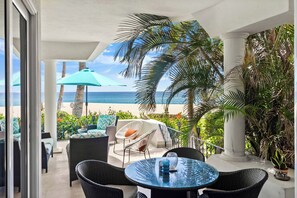 Outdoor dining - OCEANFRONT @ COSTA AZUL! 2BR, On the Beach Now booking Holidays/Winter/Spring26! (San Jose del Cabo)