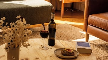 Yarn - Romy Luxury King Size Suite