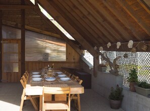Outdoor dining