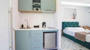 Electric kettle, toaster