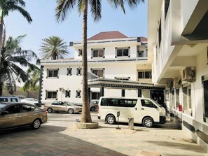 Exterior - Continental Hotel by R&K Suites (Kano)