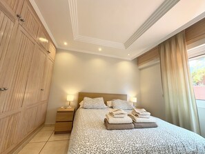 4 chambres, fer et planche à repasser, lit parapluie, Wi-Fi gratuit