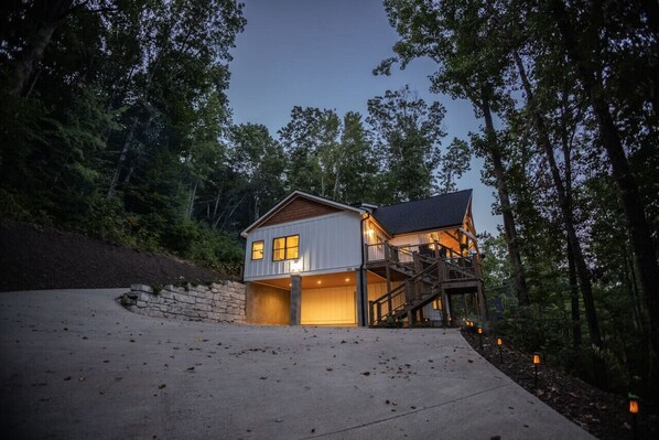 المنشأة من الخارج