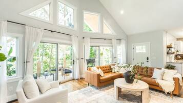 Smart TV, fireplace, books, offices